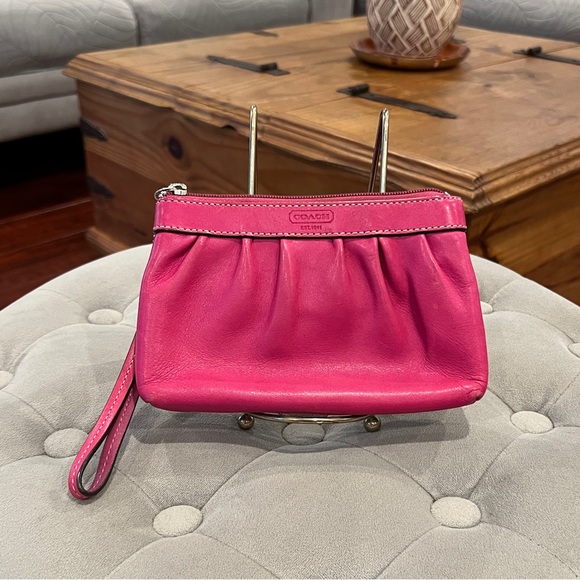 Coach Pink Wristlet - Picture 11 of 15